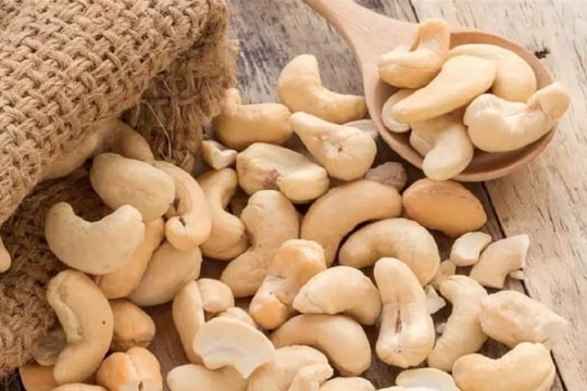 Vietnam spends US$2.89 billion importing cashew nuts