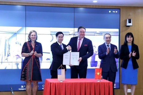 Việt Nam, US sign cooperation agreement on cybersecurity