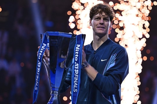 Jannik Sinner lần đầu vô địch ATP Finals