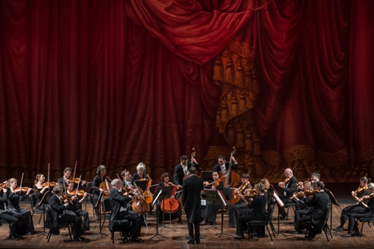 Vienna Chamber Orchestra under Hồ Gươm Opera spotlight