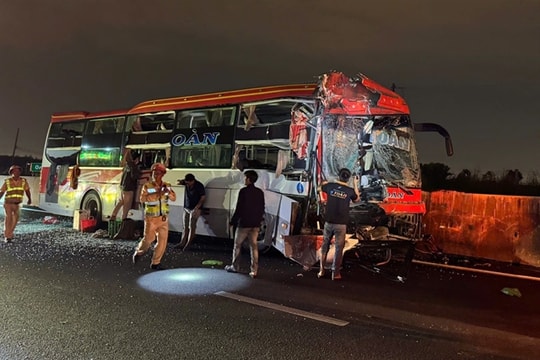 Traffic accident on southern expressway leaves 1 dead, 10 injured