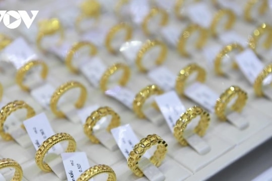 Gold prices continue to rise both globally and locally