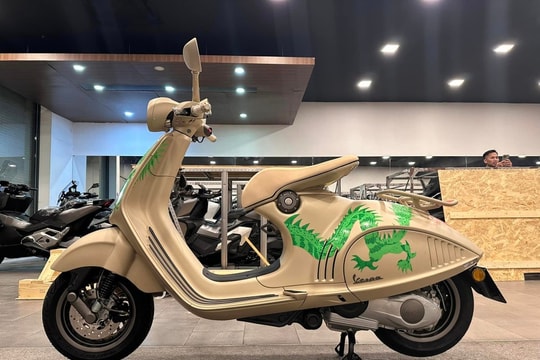 Vespa 946 phiên bản Rồng hết sốt, rớt giá 200 triệu đồng