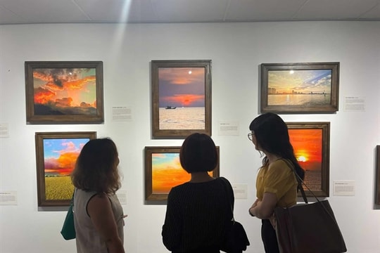 HCM City photo exhibition showcases sun in all its glory