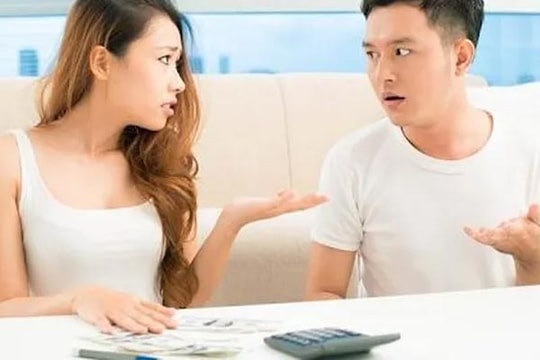 Chồng lén giấu 'quỹ đen' vì sợ một ngày bị vợ bỏ