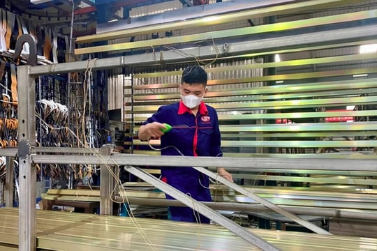 Many firms in Vietnam plan salary increases in 2025: survey