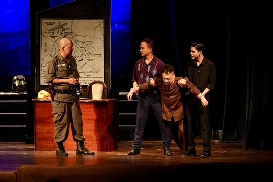 HCM City drama festival honours patriotic plays

