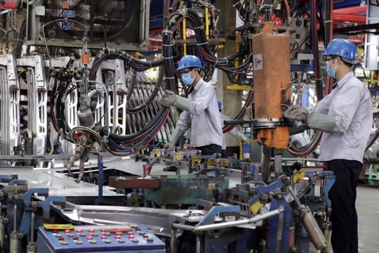 Vietnamese manufacturing sector remains in growth territory in November