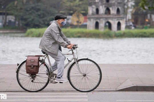 Hà Nội mưa vài nơi, trời lạnh về đêm và sáng sớm