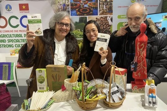 Vietnamese handicraft products attract European visitors at int’l expo in Italy