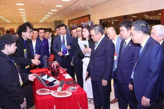 Hanoi hosts 2024 Vietnam-Asia Smart City Summit