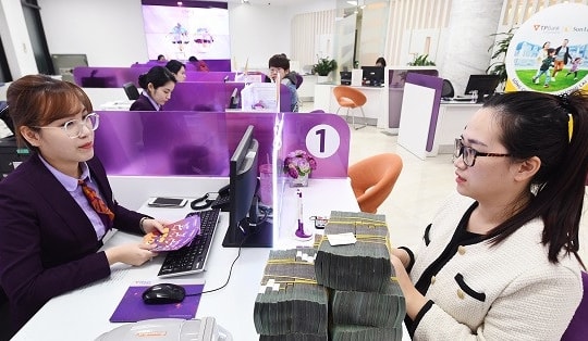 Lãi suất ngân hàng hôm nay 3/12/2024: Lãi huy động tăng 'thần tốc' lên 6,5%/năm