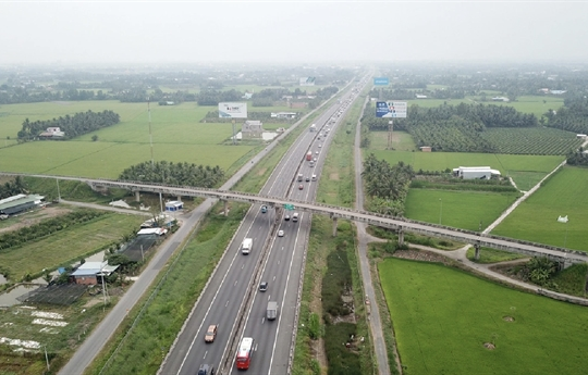 Transport projects connecting HCM City with Western provinces prioritised