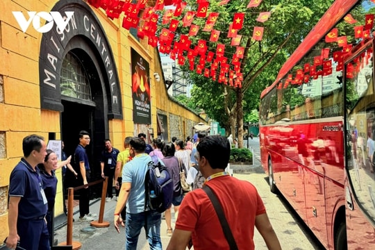 International tourist arrivals to Hanoi rise by 36.8% in 11-month period