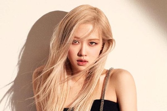 Fan phân tâm trước nụ hôn của Rosé (BlackPink)