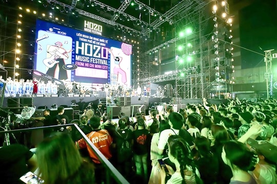 HCM City explodes with 'mega music festivals'