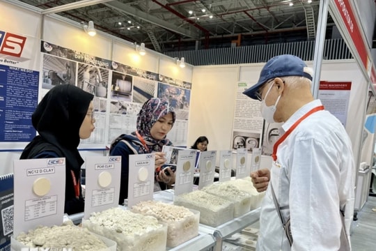 Over 300 firms join ASEAN Ceramics & Stone 2024 in HCM City