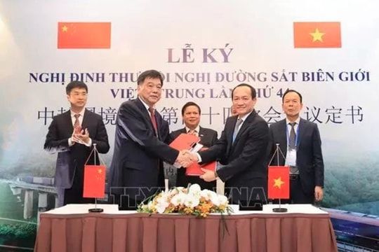 Vietnam, China ink protocol on railway transport cooperation