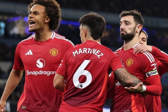 Man Utd ngược dòng hạ Man City theo kịch bản kỳ lạ