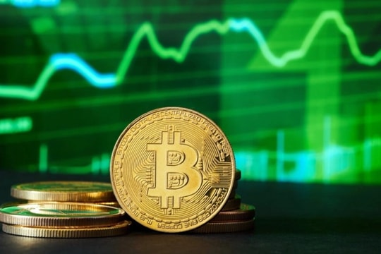 Bitcoin tăng vượt đỉnh sau đó nhanh chóng hụt hơi