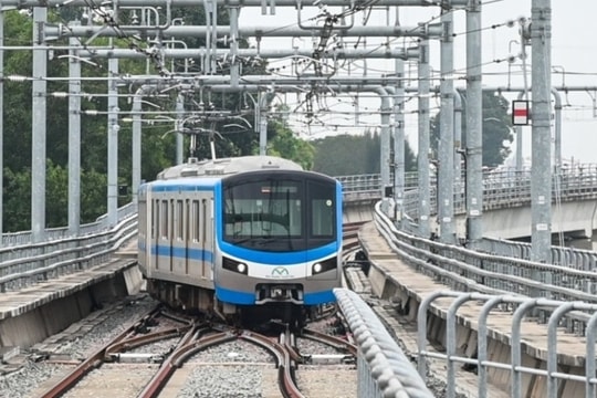 Metro số 1 'chốt' giờ khởi hành chuyến tàu đầu tiên, đúng 10h ngày 22/12