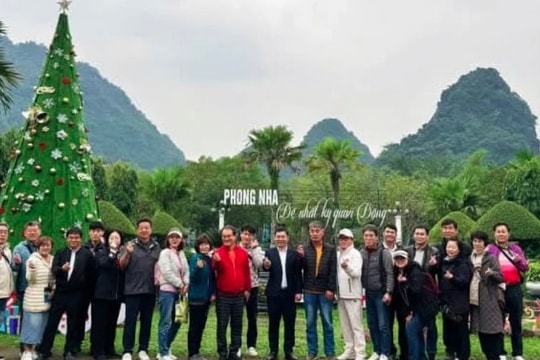 Korean famtrip delegation explores Quang Binh’s tourism products