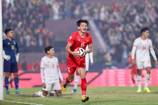 Trực tiếp tuyển Việt Nam 2-0 Myanmar (H2): Xuân Son lập công