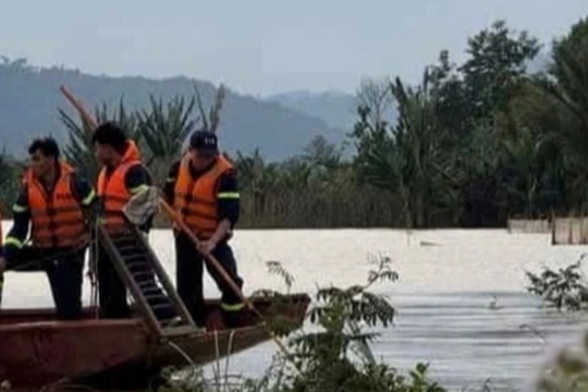 Phát hiện thi thể 2 mẹ con trong tư thế ôm chặt nhau dưới sông