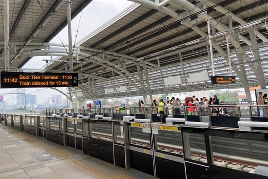 HCM City's  Metro Line 1 serves 150,000 passengers on opening day