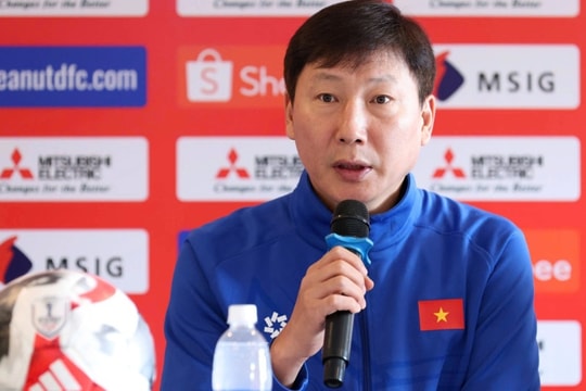 HLV Kim Sang Sik: "Đội tuyển Việt Nam đã một chân vào chung kết"