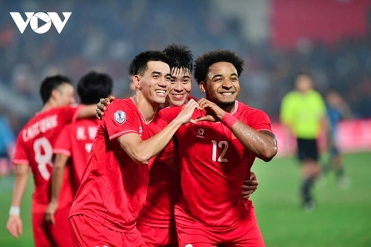 National squad receives bonus following win over Singapore