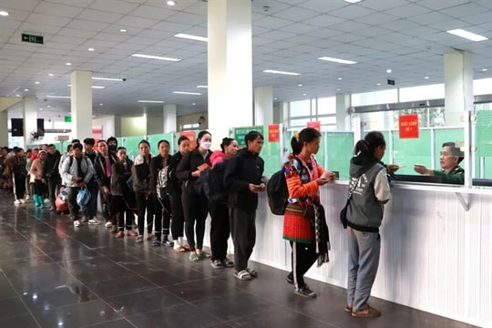 Ma Lù Thàng border gate administrative centre opens