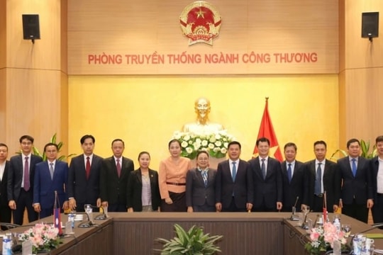 Vietnam, Laos promote trade, industrial, energy cooperation