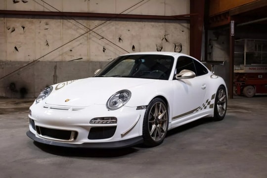 Porsche 997 GT3 RS sau 14 năm sử dụng vẫn được rao bán hơn 200.000 USD