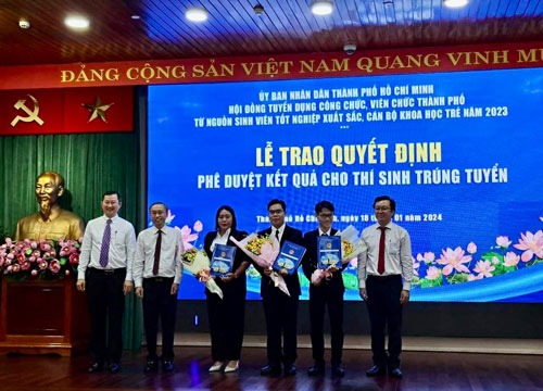 Policies introduced to attract talented Overseas Vietnamese to work in the public sector