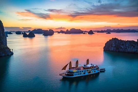 Quảng Ninh boosts cruise tourism to lure international visitors
