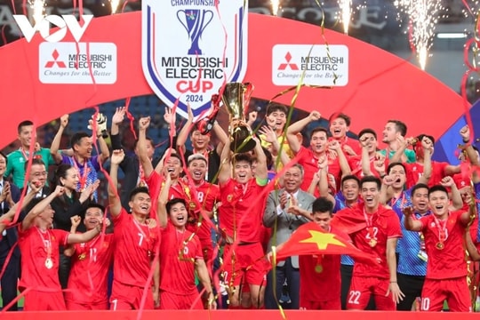 Vietnam football team awarded over VND30 billion after ASEAN Cup win