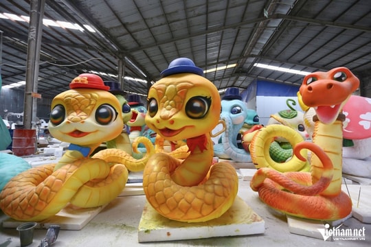 Snake-shaped figurines created for Lunar New Year celebration