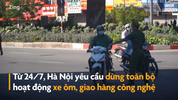 Hàng chục GrabBike bị xử phạt khi giao hàng ở Hà Nội