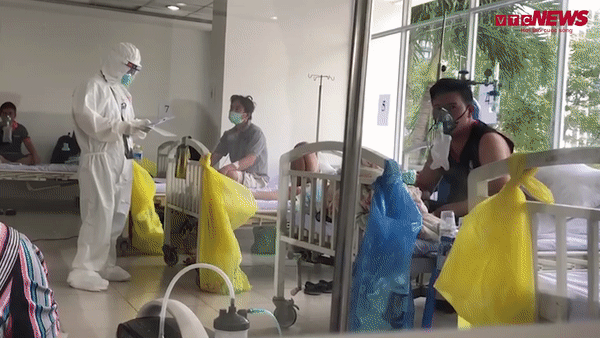 Video: Bên trong Bệnh viện dã chiến điều trị COVID-19 ở TP.HCM