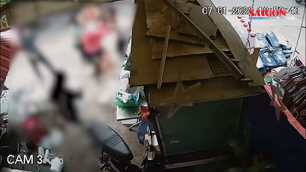 Một người bị chém do mâu thuẫn trong buôn bán ở quận Tân Phú