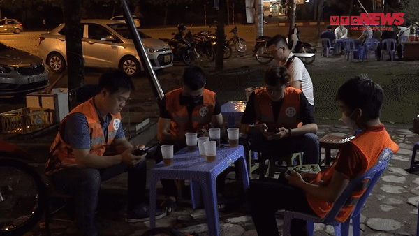 Video: Những 'thiên thần' cứu hộ ở Hà Nội