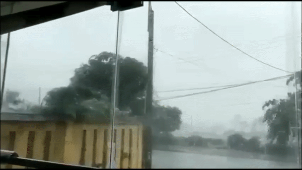 Hình ảnh đầu tiên từ đảo Lý Sơn khi bão Noru ảnh hưởng