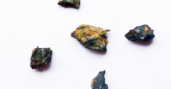 Tại Ai Cập, các nhà khoa học tìm thấy viên đá chưa từng xuất hiện trên Trái Đất hay trong Vũ trụ