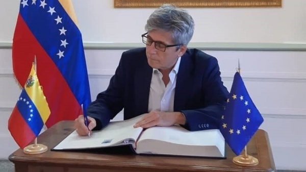 Sau loạt đòn trả đũa nhau gay gắt, EU có động thái đáng chú ý với Venezuela