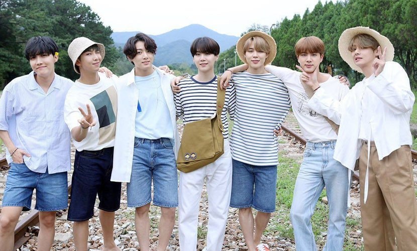 Knet tranh luận bài hát nào đã giúp BTS trở thành nhóm nhạc nổi tiếng tại Hàn Quốc: Đâu là cái tên được nhắc đến nhiều nhất?