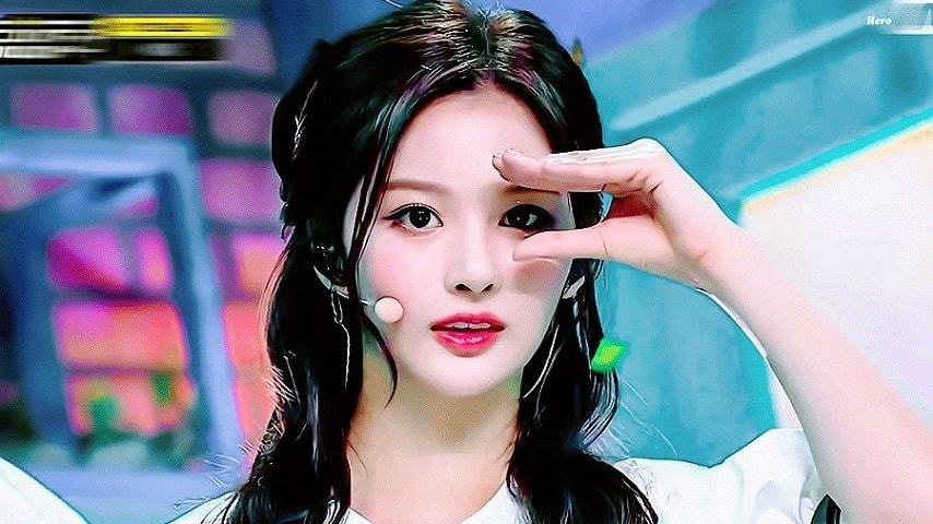 Tất tần tật thông tin về idol nữ được cưng nhất Kpop hiện nay: đẹp từ trong trứng, được Big 3 săn đón, may không debut trong nhóm vô danh