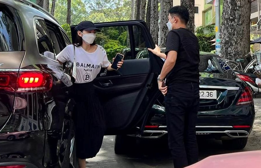 Chồng sắp cưới đưa Minh Hằng đi làm đẹp trước đám cưới