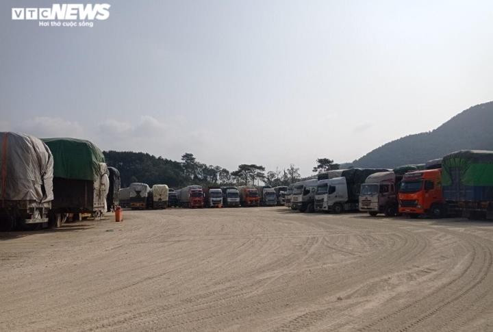 Hàng nghìn xe nông sản chờ xuất khẩu tại các cửa khẩu biên giới Lạng Sơn