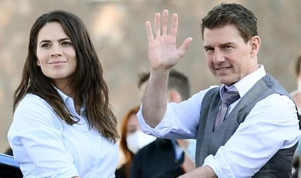 Tom Cruise chia tay bạn gái kém 20 tuổi lần 2 sau vài tuần tái hợp